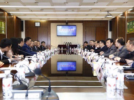 深圳GA黄金甲集团和湖北宜化集团签署投资相助协议